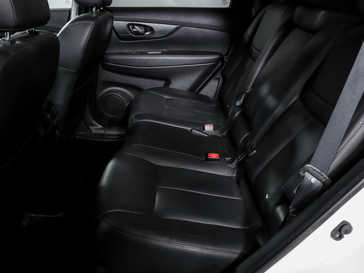 Б/У Ниссан Икс-Трейл 2015 года. Фото: #9