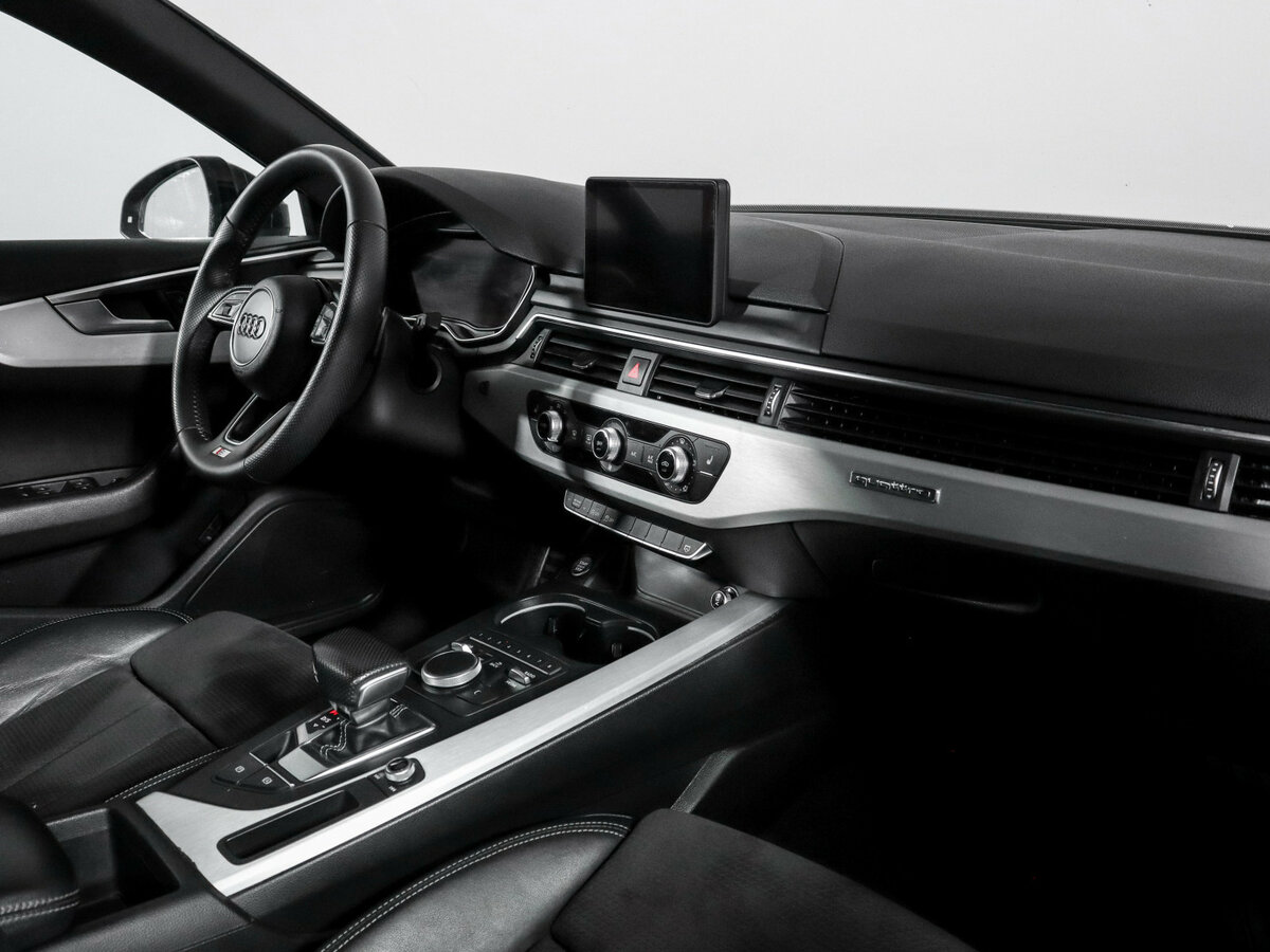 Audi A4 2017 года с пробегом. Фото: #8