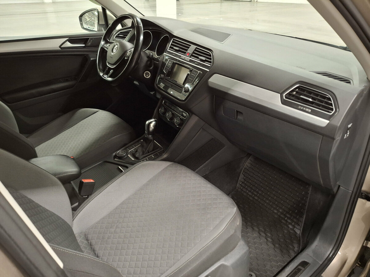Volkswagen Tiguan 2017 года с пробегом. Фото: #10