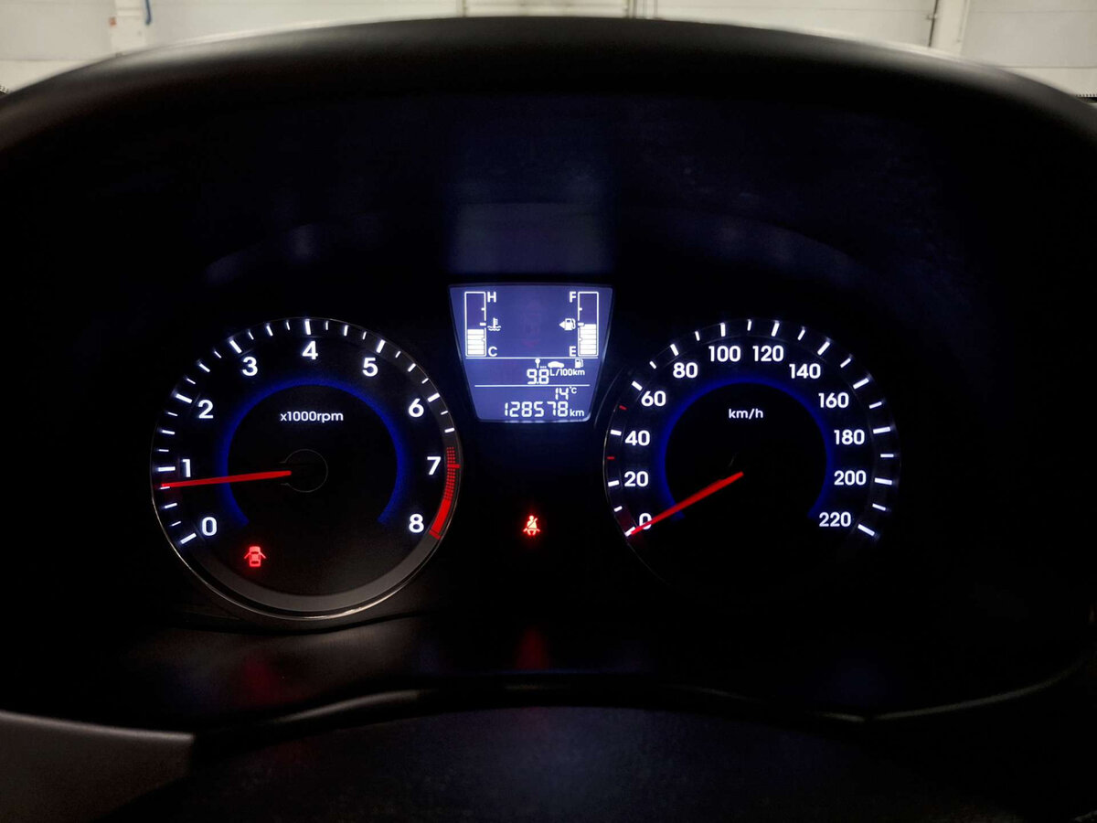 Б/У Хендай Солярис 2016 года. Фото: #12