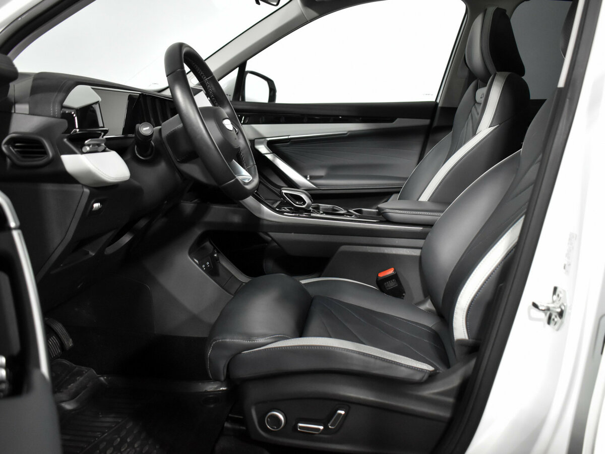 Geely Atlas 2024 года с пробегом. Фото: #10