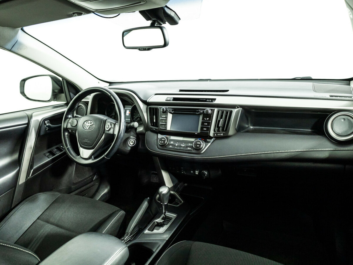 Б/У Тойота Рав4 2016 года. Фото: #6