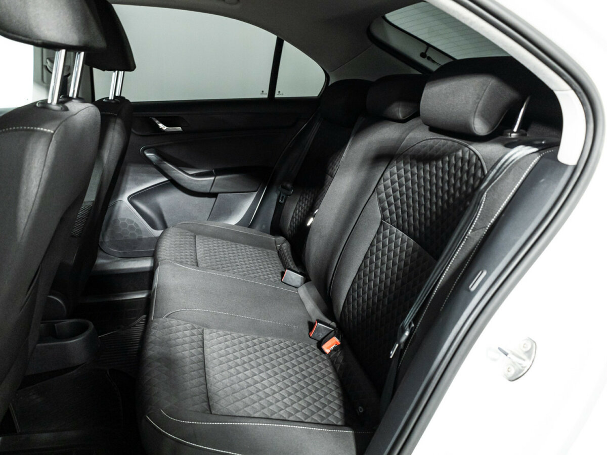 Б/У Шкода Рапид 2016 года. Фото: #9