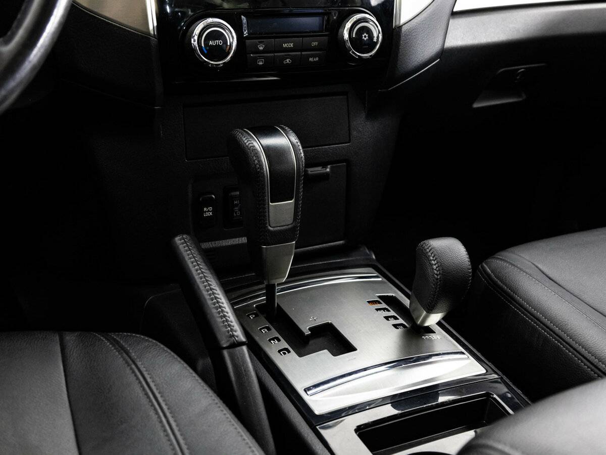 Mitsubishi Pajero 2017 года с пробегом. Фото: #13