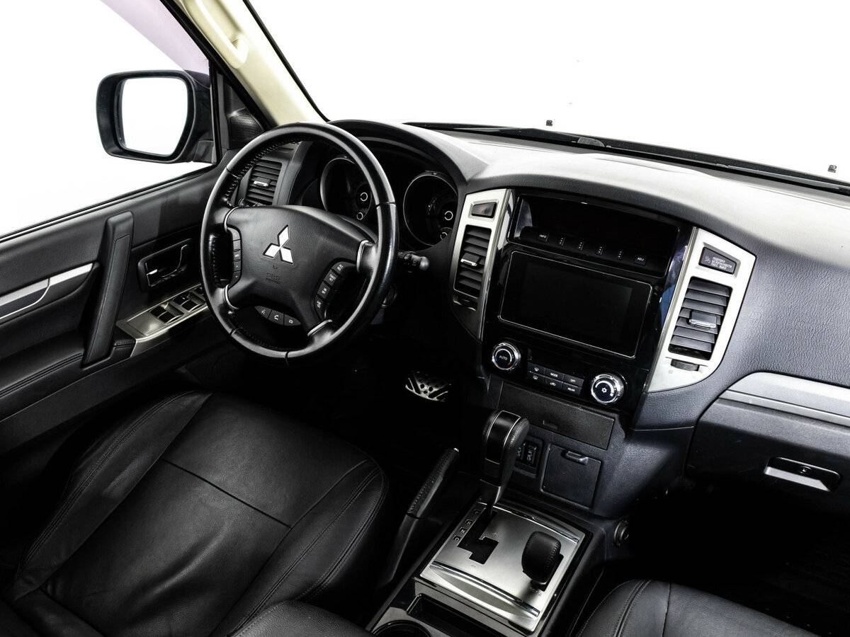 Mitsubishi Pajero 2017 года с пробегом. Фото: #15