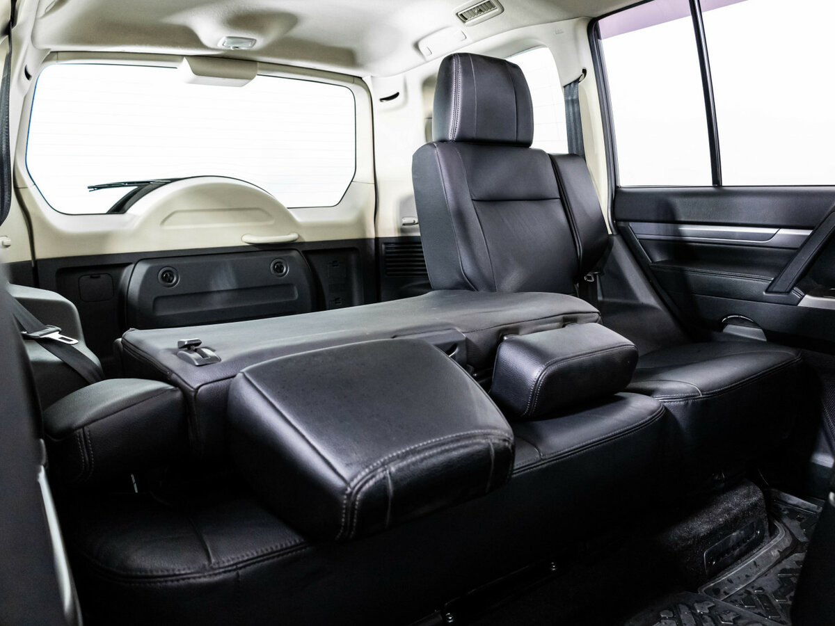 Mitsubishi Pajero 2017 года с пробегом. Фото: #25