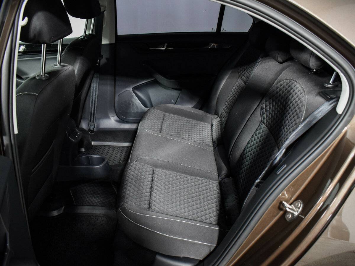 Б/У Шкода Рапид 2018 года. Фото: #10