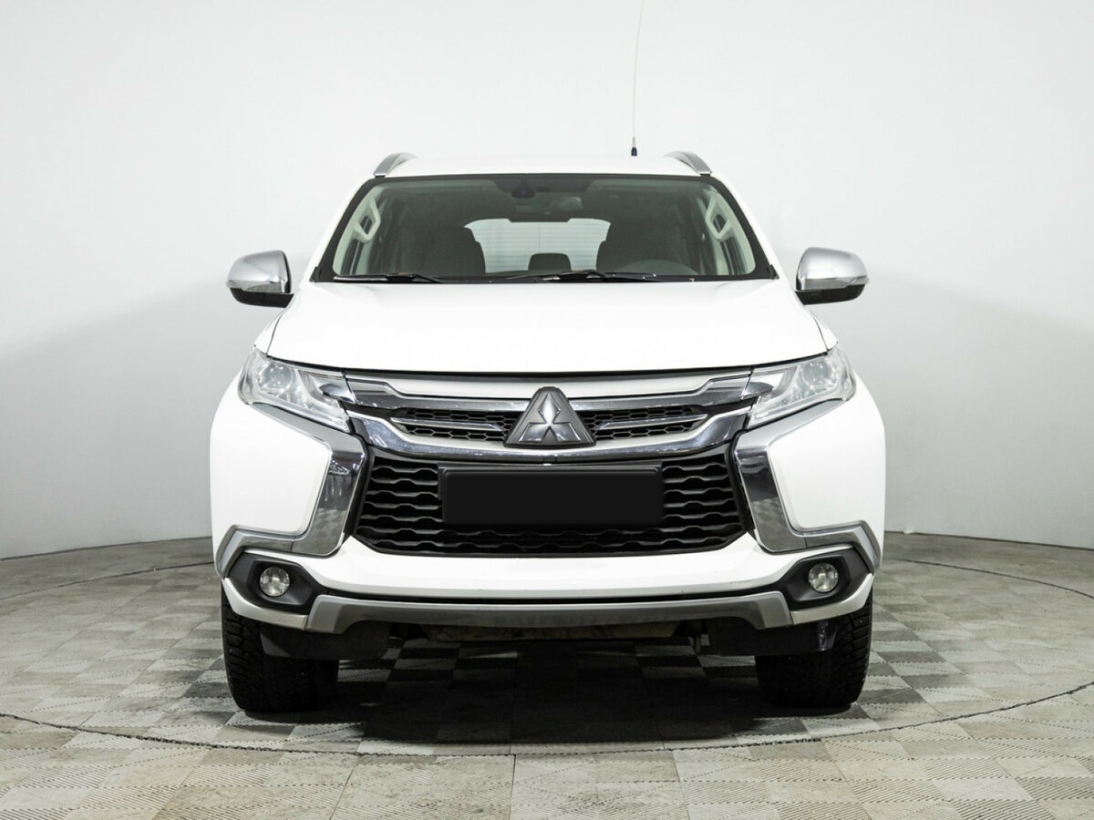Mitsubishi Pajero Sport 2018 года с пробегом. Фото: #1