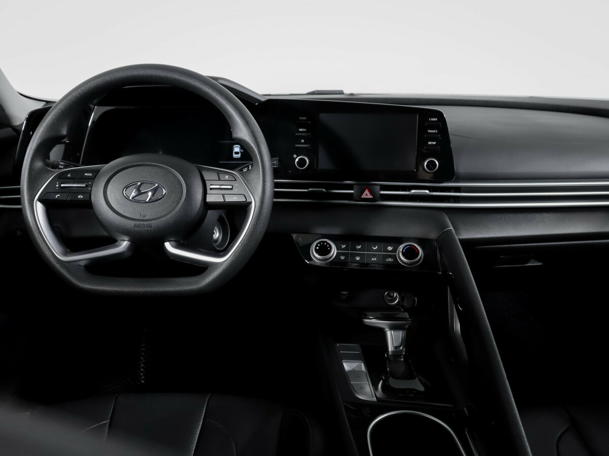 Hyundai Elantra 2023 года с пробегом. Фото: #11