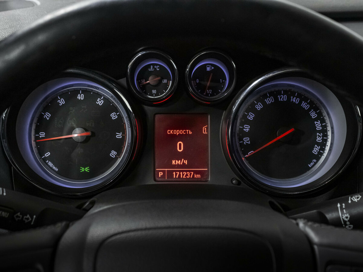 Б/У Опель Астра 2013 года. Фото: #12