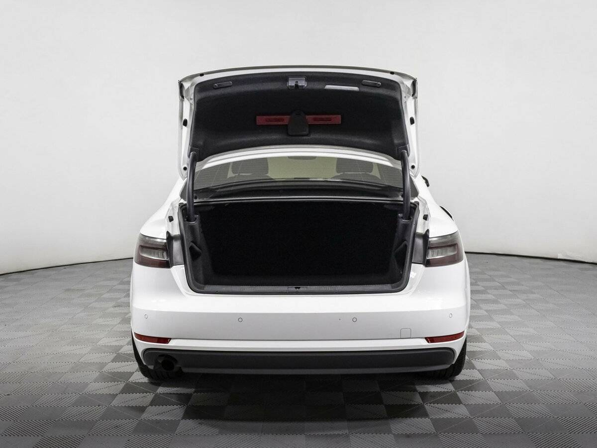 Audi A4 2018 года с пробегом. Фото: #18