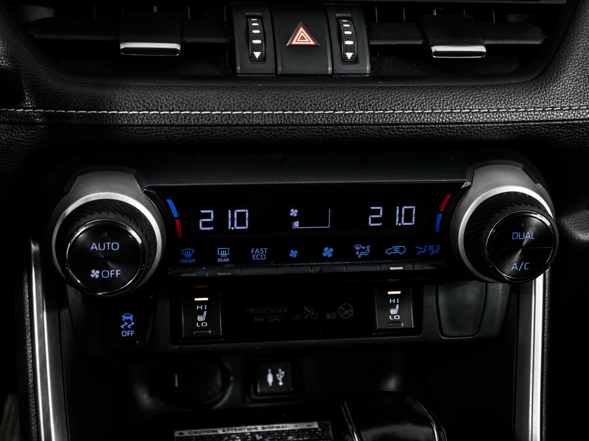 Toyota RAV4 2019 года с пробегом. Фото: #17