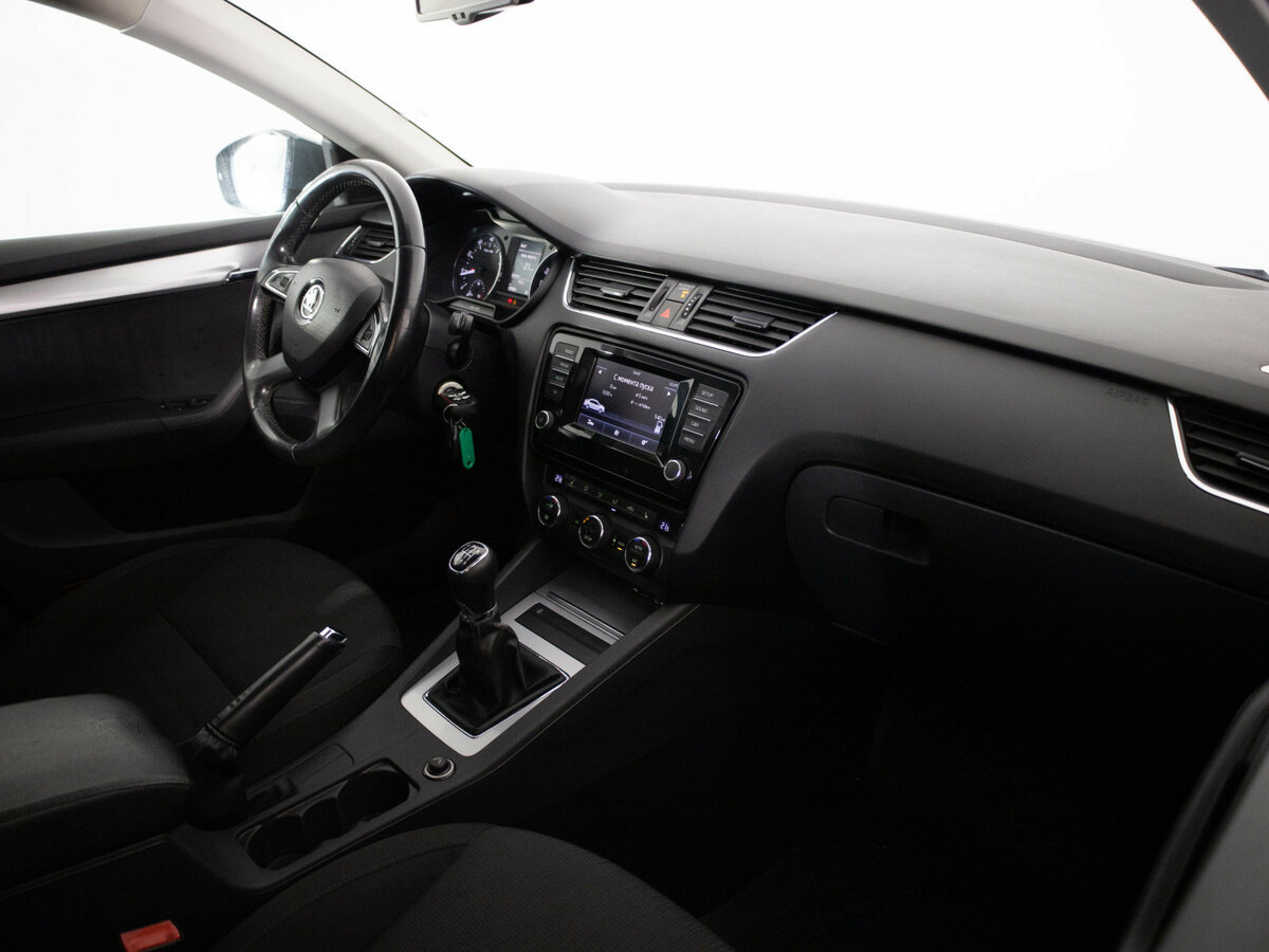 Б/У Шкода Октавия 2014 года. Фото: #14