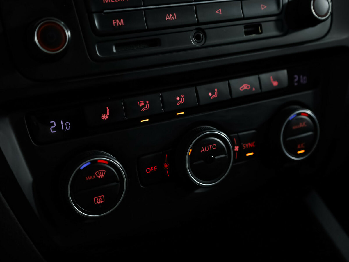 Б/У Фольксваген Джетта 2015 года. Фото: #12