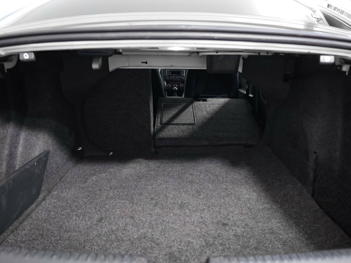 Б/У Фольксваген Джетта 2015 года. Фото: #19