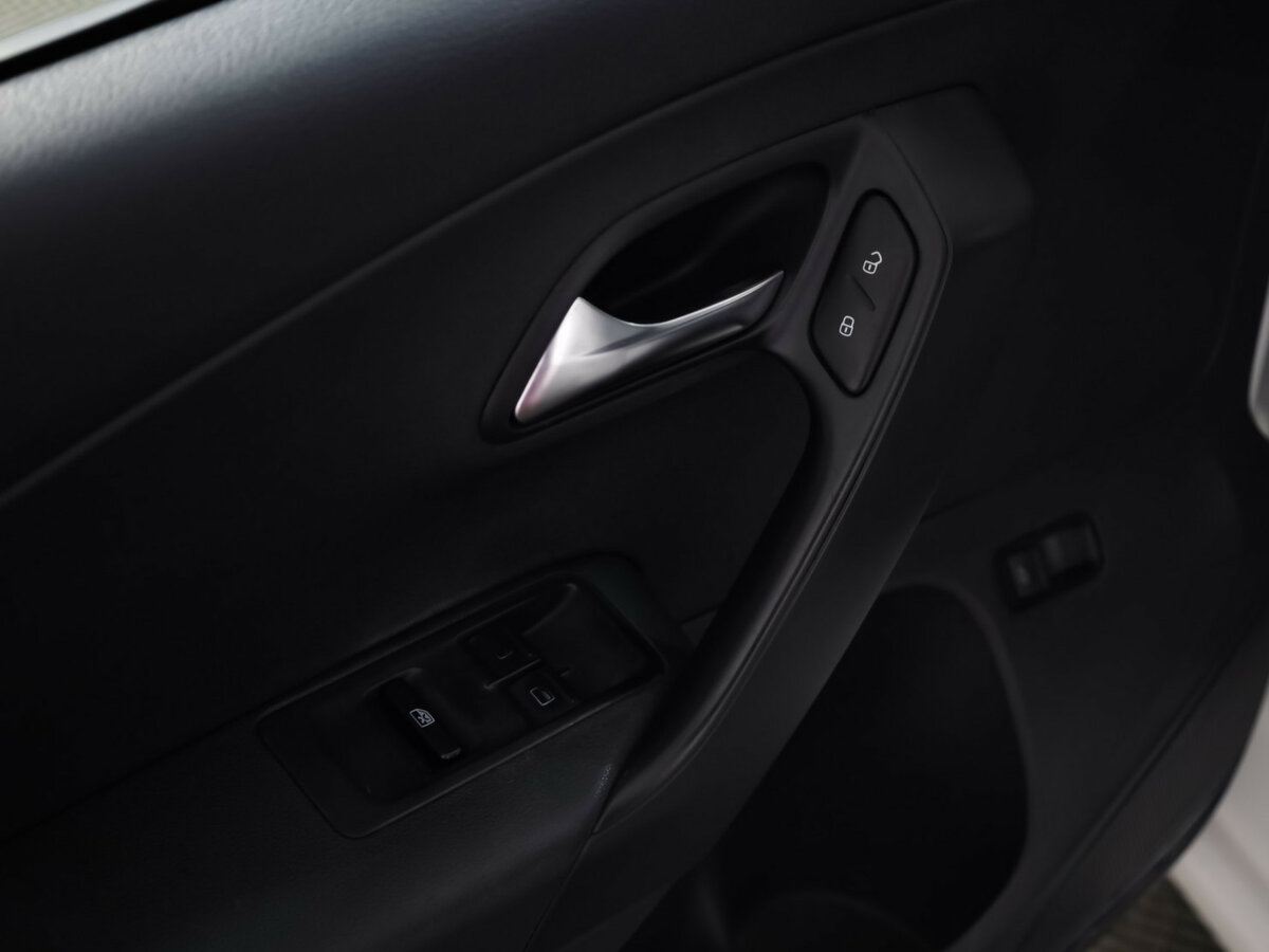 Б/У Фольксваген Поло 2018 года. Фото: #10