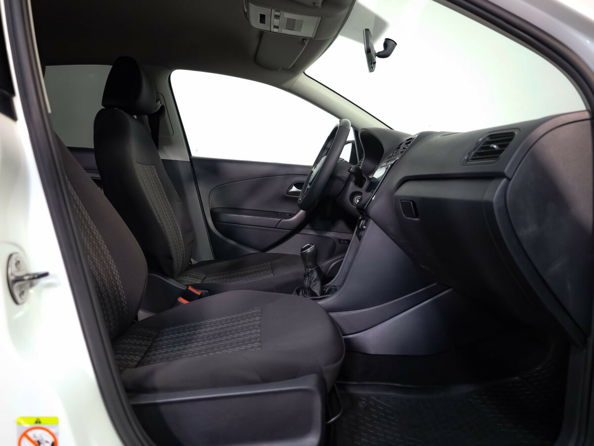 Б/У Фольксваген Поло 2018 года. Фото: #14