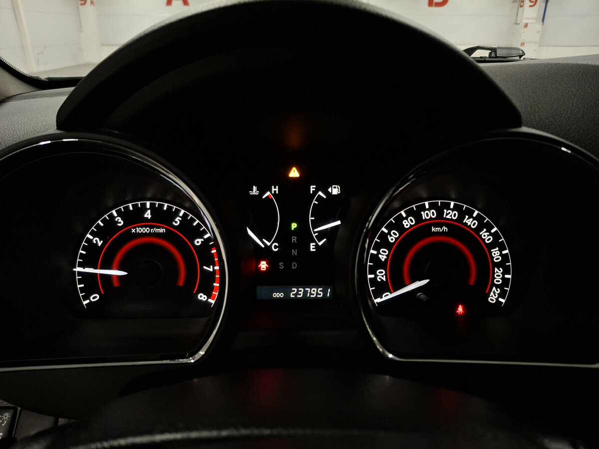 Б/У Тойота Хайлэндер 2012 года. Фото: #12