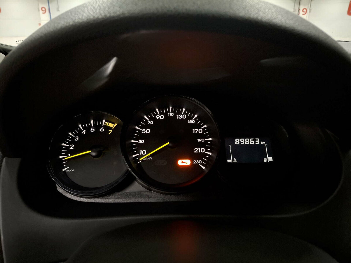 Renault Fluence 2012 года с пробегом. Фото: #12