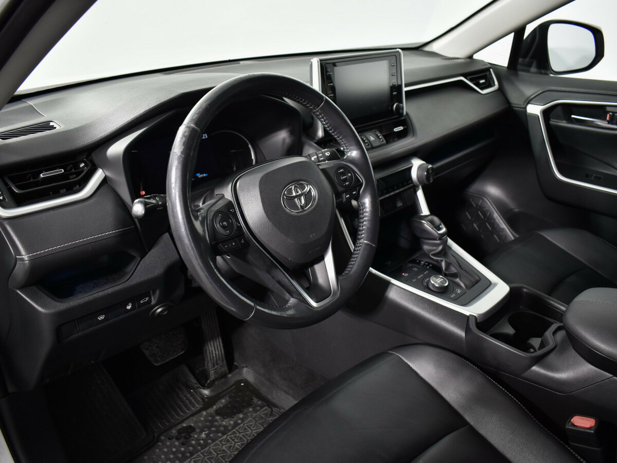 Toyota RAV4 2019 года с пробегом. Фото: #8