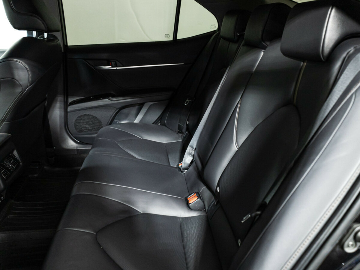 Toyota Camry 2018 года с пробегом. Фото: #9