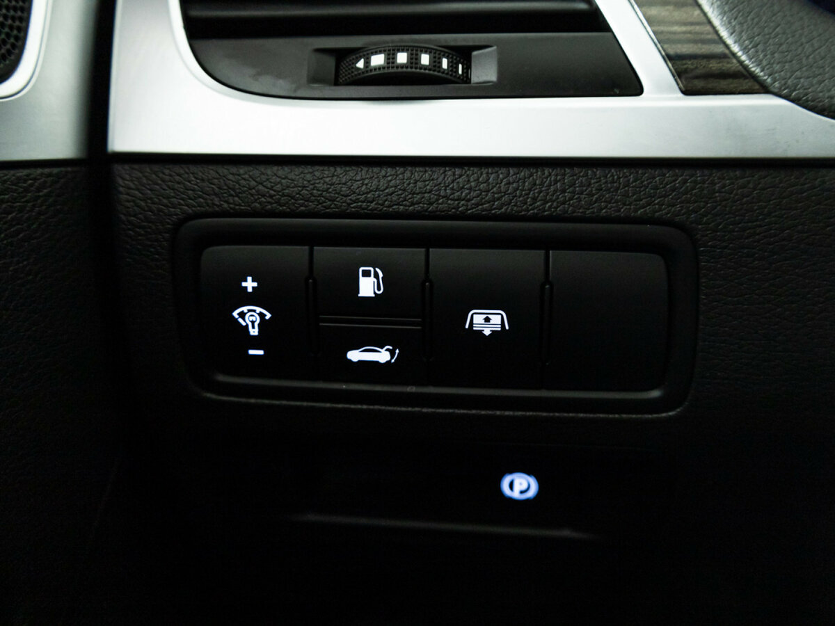 Hyundai Genesis 2015 года с пробегом. Фото: #22