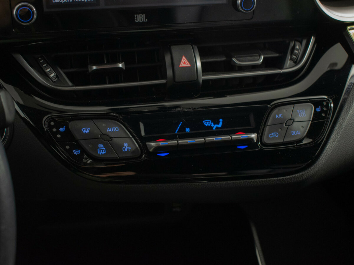 Toyota C-HR 2020 года с пробегом. Фото: #14