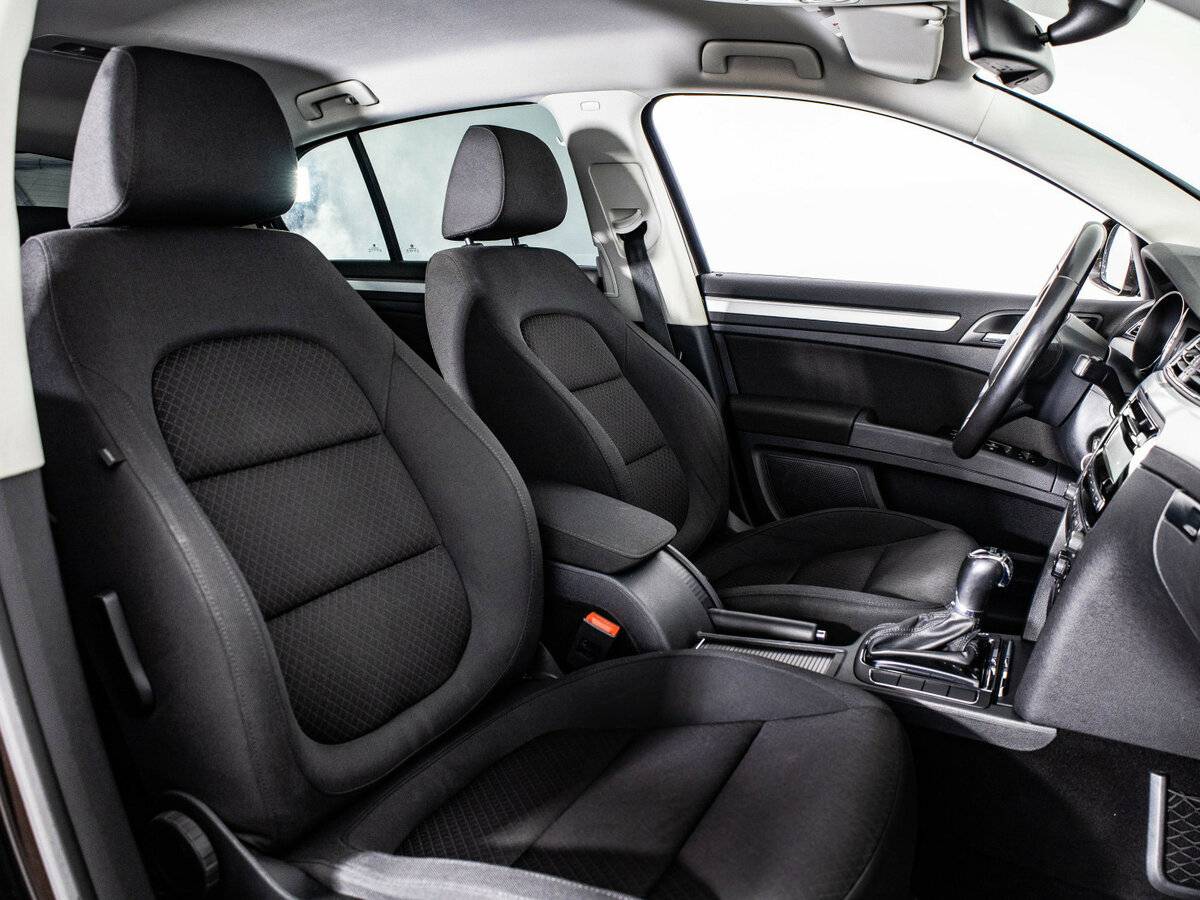 Skoda Superb 2014 года с пробегом. Фото: #8