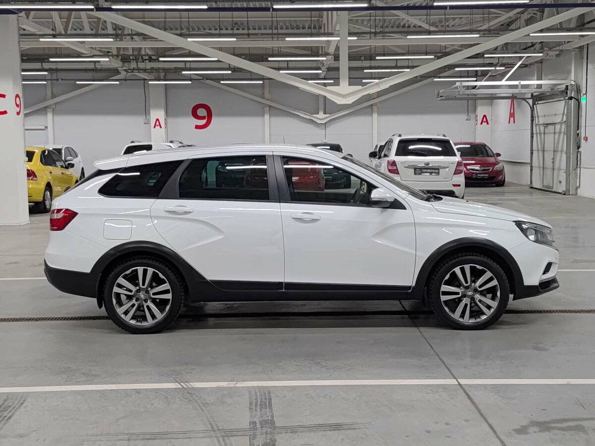 Lada (ВАЗ) Vesta 2018 года с пробегом. Фото: #3