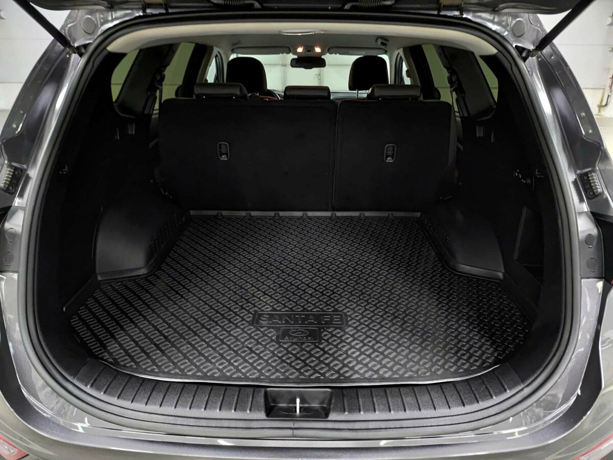 Hyundai Santa Fe 2019 года с пробегом. Фото: #9
