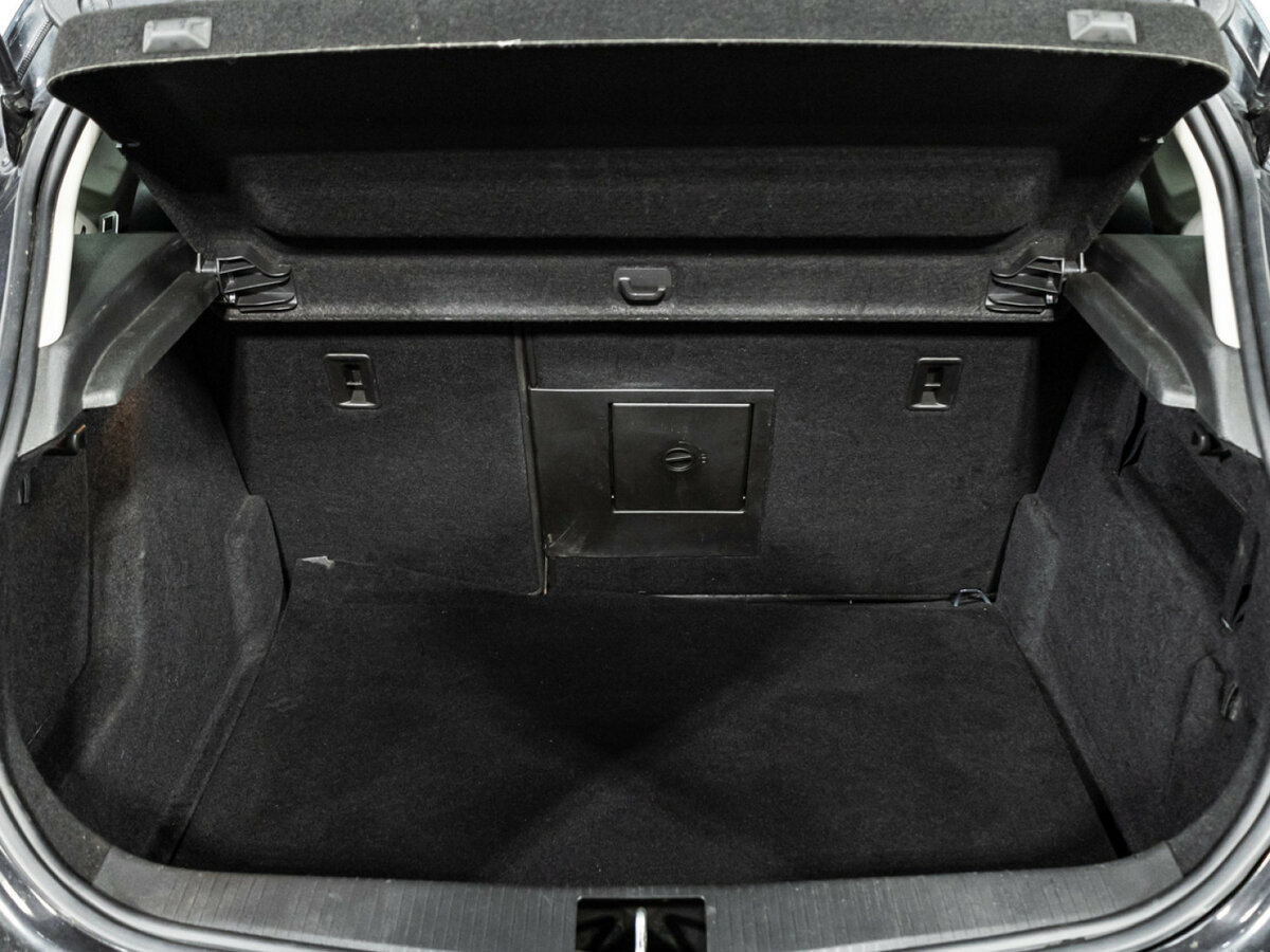 Б/У Опель Астра 2013 года. Фото: #1