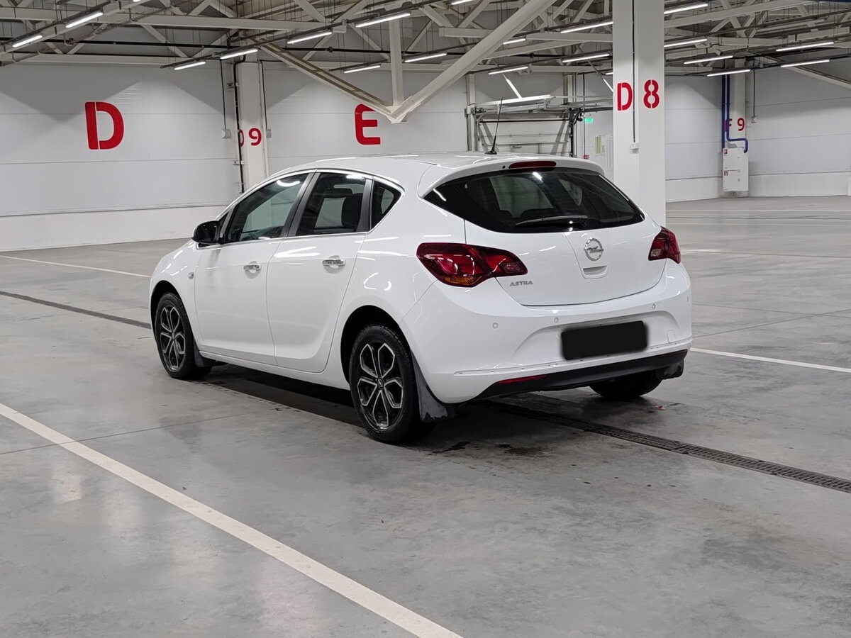 Б/У Опель Астра 2013 года. Фото: #6