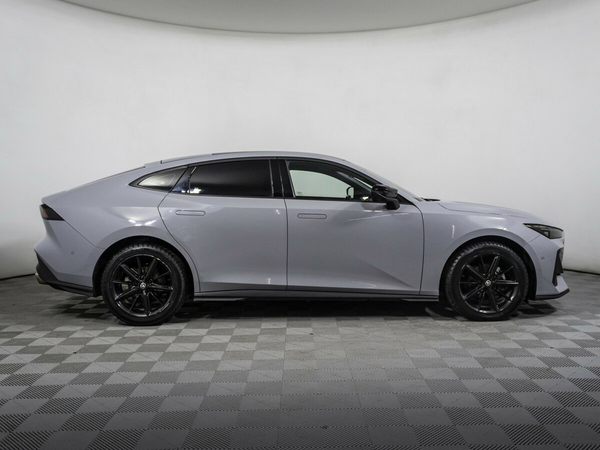 Changan UNI-V 2023 года с пробегом. Фото: #3