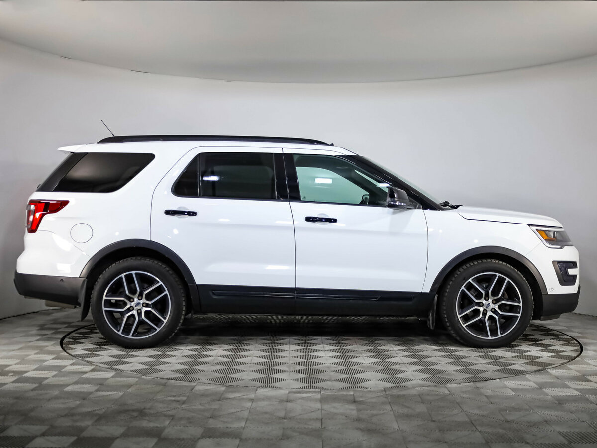 Ford Explorer 2015 года с пробегом. Фото: #3
