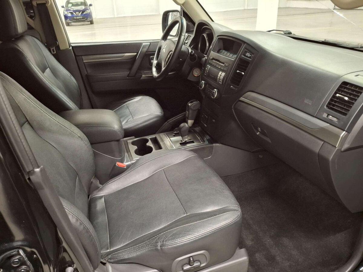 Mitsubishi Pajero 2012 года с пробегом. Фото: #10