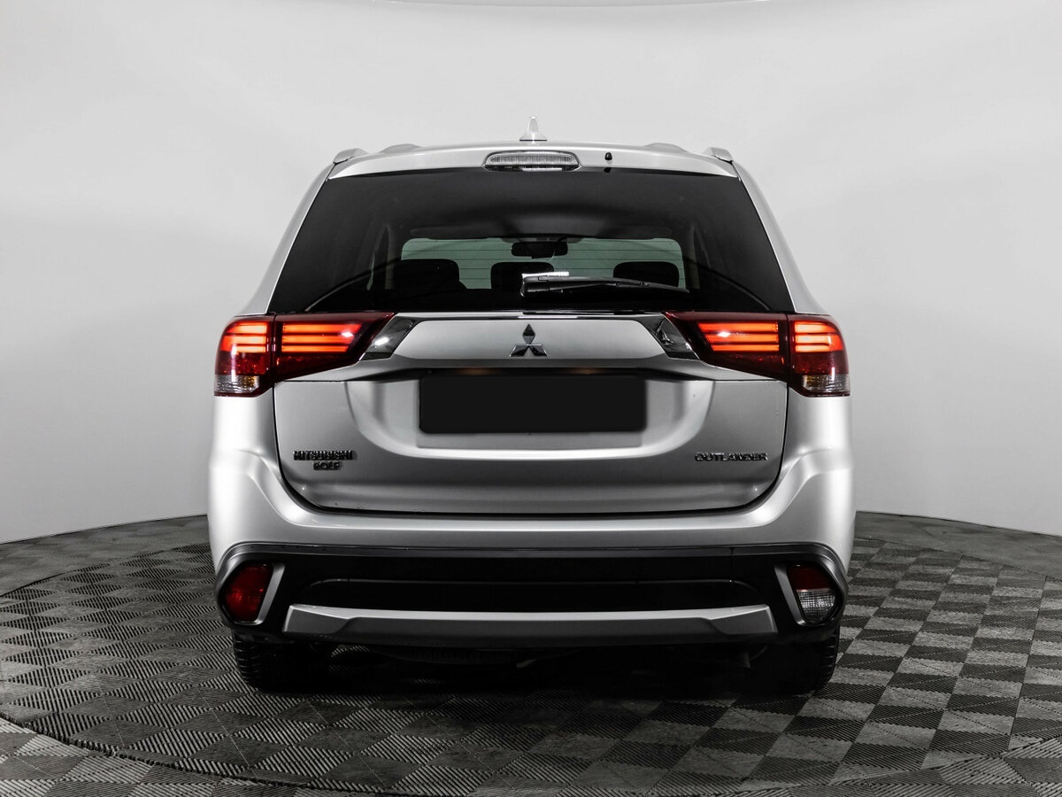 Mitsubishi Outlander 2018 года с пробегом. Фото: #4