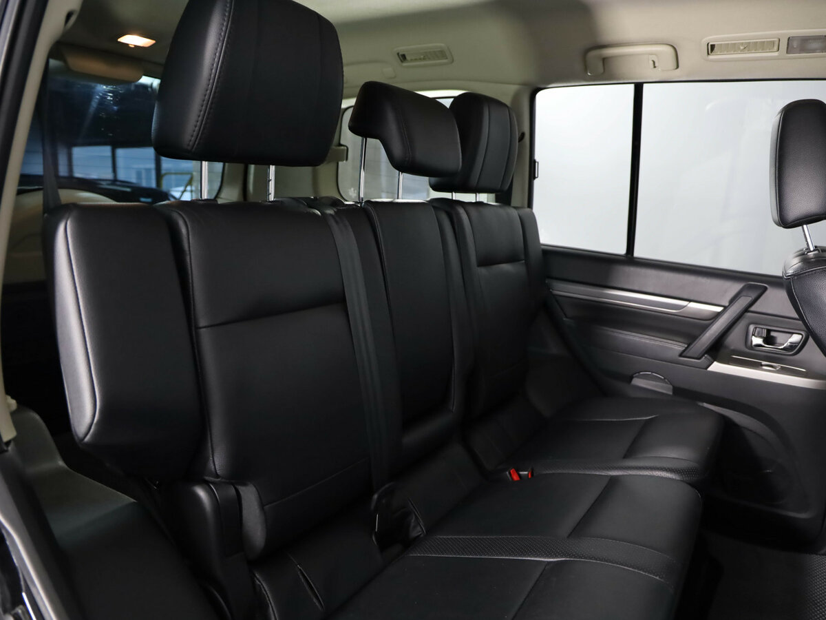 Б/У Митсубиши Паджеро 2013 года. Фото: #12