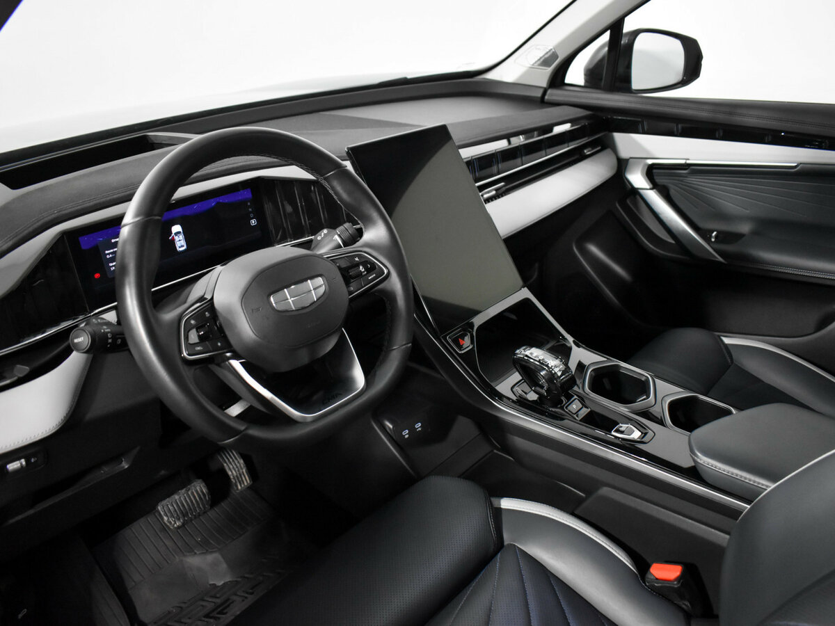 Geely Atlas 2024 года с пробегом. Фото: #6