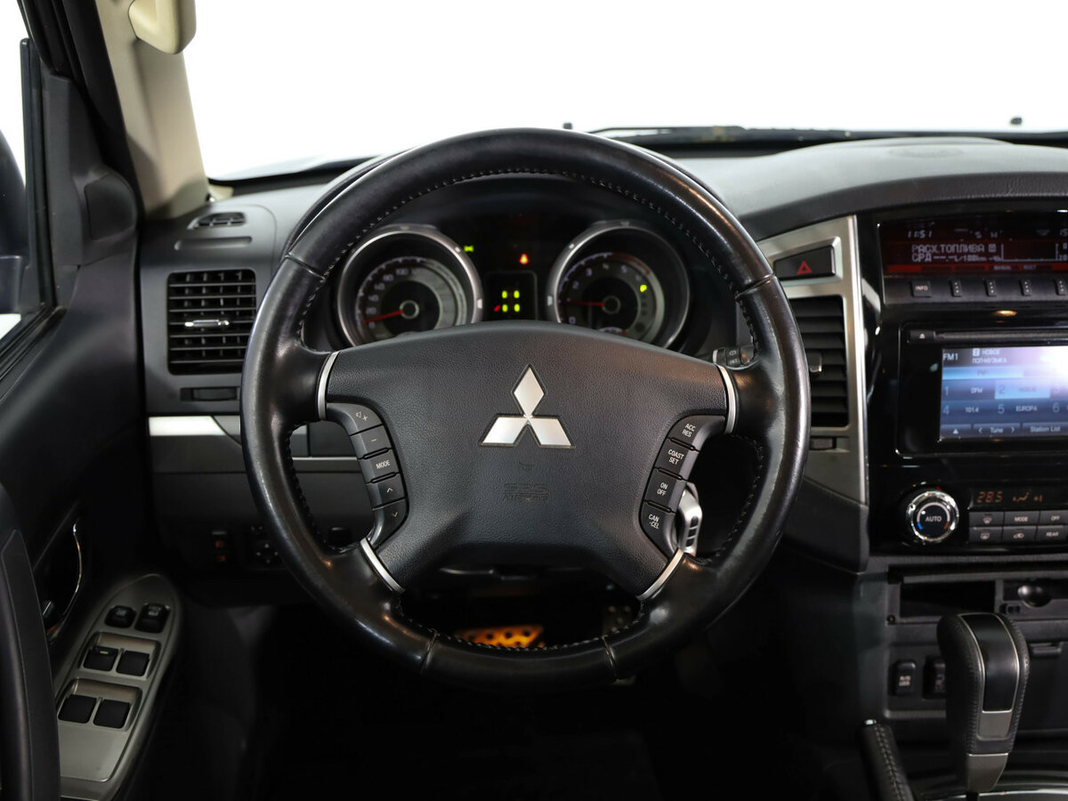 Mitsubishi Pajero 2015 года с пробегом. Фото: #9