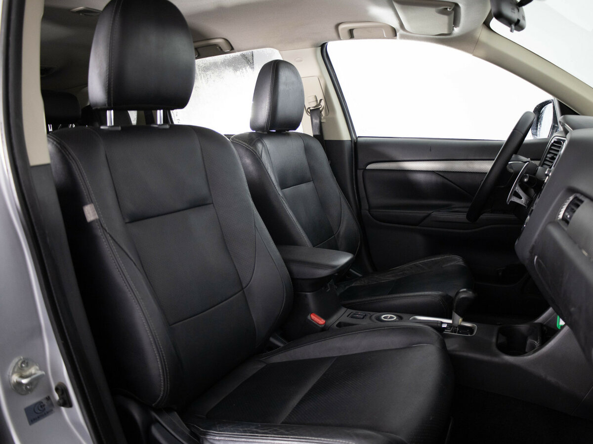 Б/У Митсубиши Оутлэндер 2013 года. Фото: #8