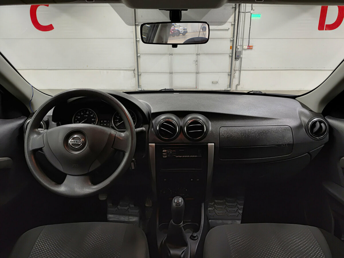 Б/У Ниссан Альмера 2015 года. Фото: #12