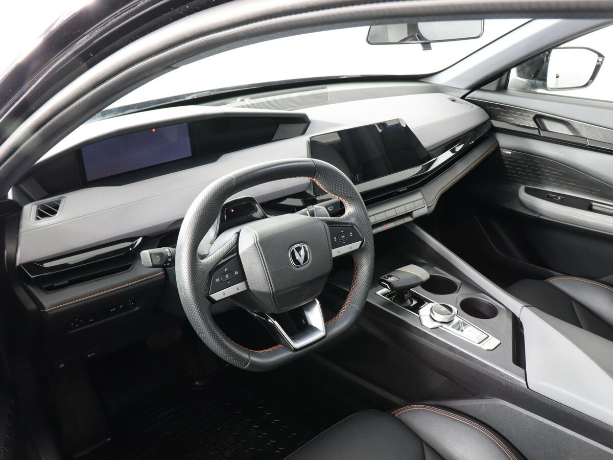 Changan UNI-V 2023 года с пробегом. Фото: #8