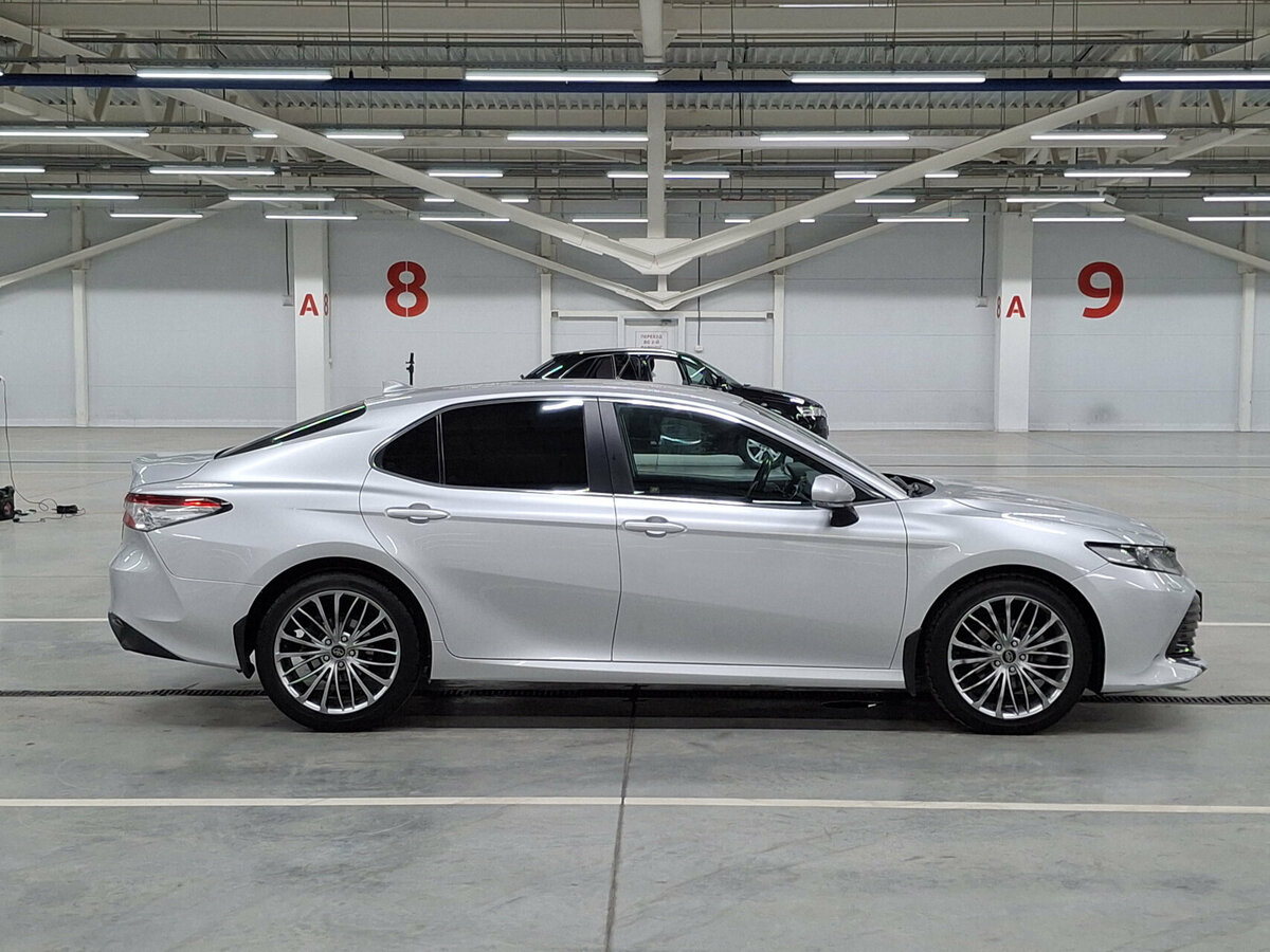 Toyota Camry 2018 года с пробегом. Фото: #3